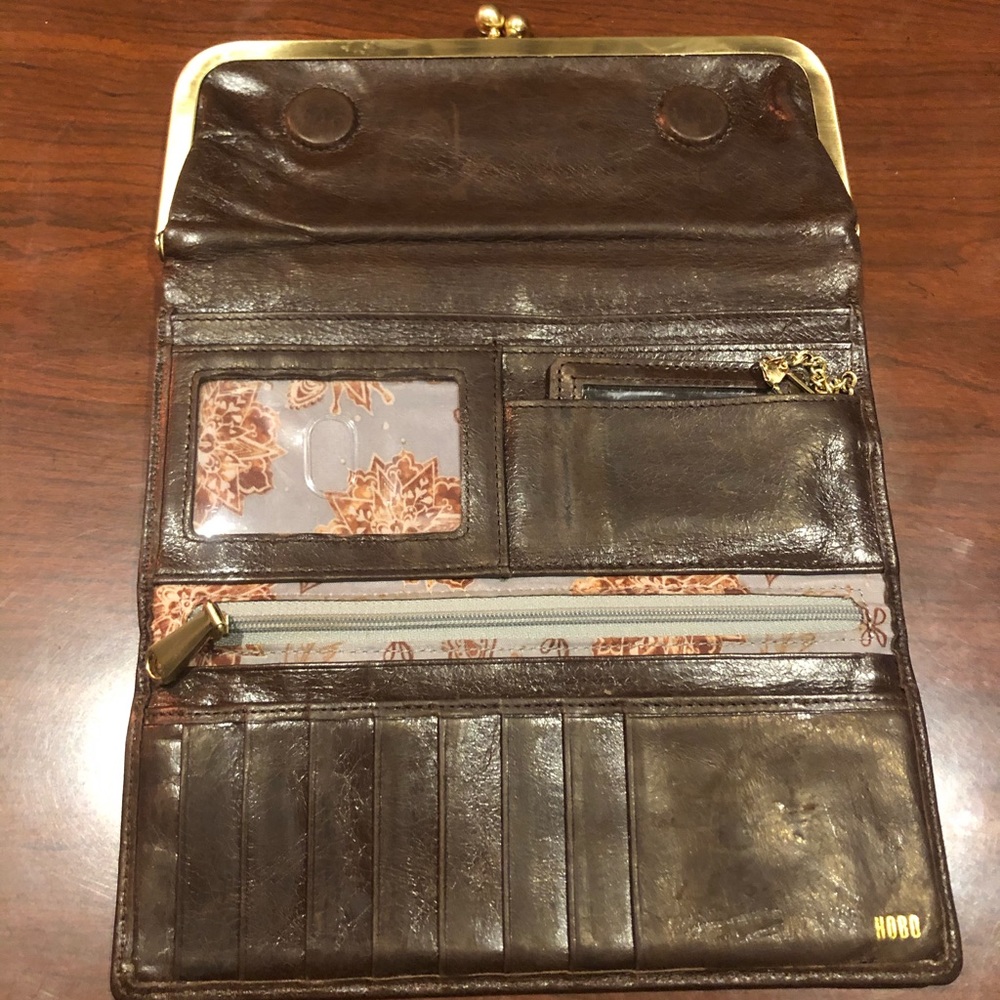 HOBO brown Rachel kisslock wallet